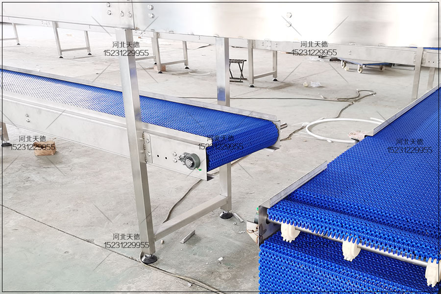 輸送機(jī)